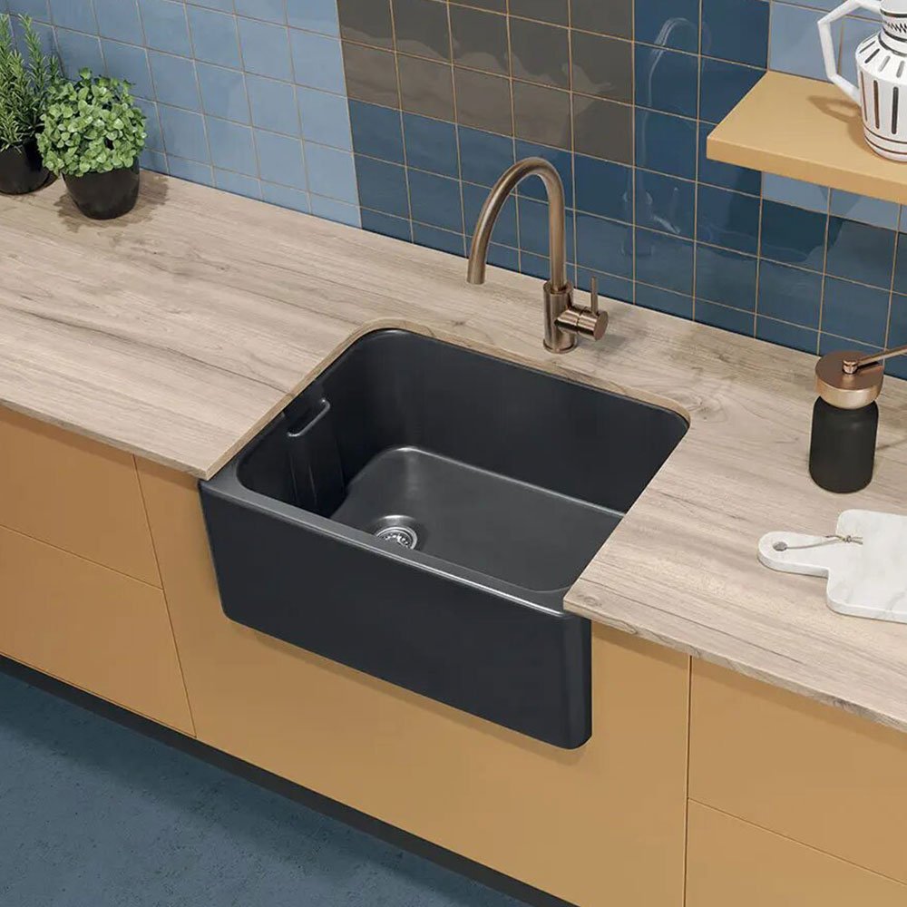 Robinet De Cuisine Kingston Heritage En Laiton - Bec 20,3 Cm Noir Mat - 4 Trou Centerset - Avec Pulvérisateur - Finition Satinée